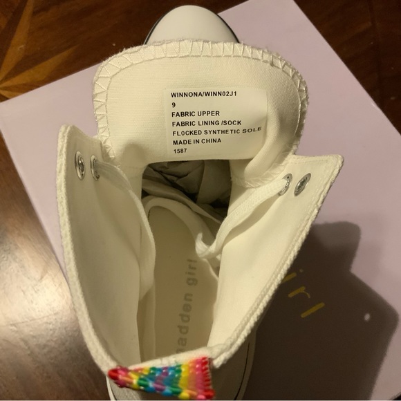 Women size 9 Winona Lace-Up Platform Sneakers by Madden Girl. - Picture 3 of 6